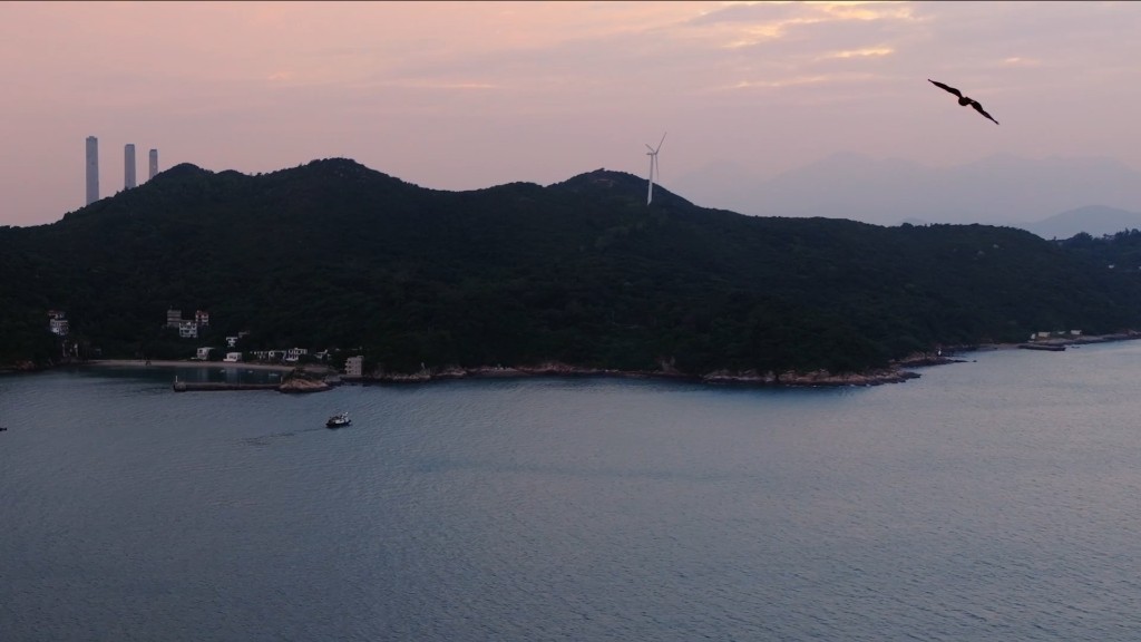 Play commercial video